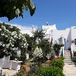 Nyfes Traditional Boutique Frosyni