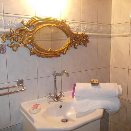 Nyfes Traditional Boutique Frosyni * Скирос