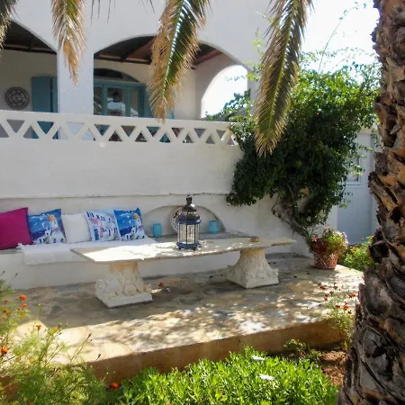 Nyfes Traditional Boutique Frosyni Skyros