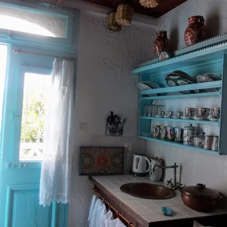 Дом отдыха Nyfes Traditional Boutique Frosyni *